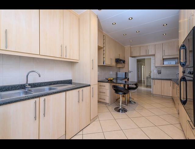 4 BEDROOM HOUSE FOR SALE IN GALLO MANOR